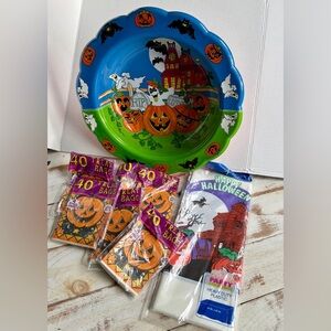 1990s vintage Halloween party lot 240 Fun World treat bags candy bowl tablecloth